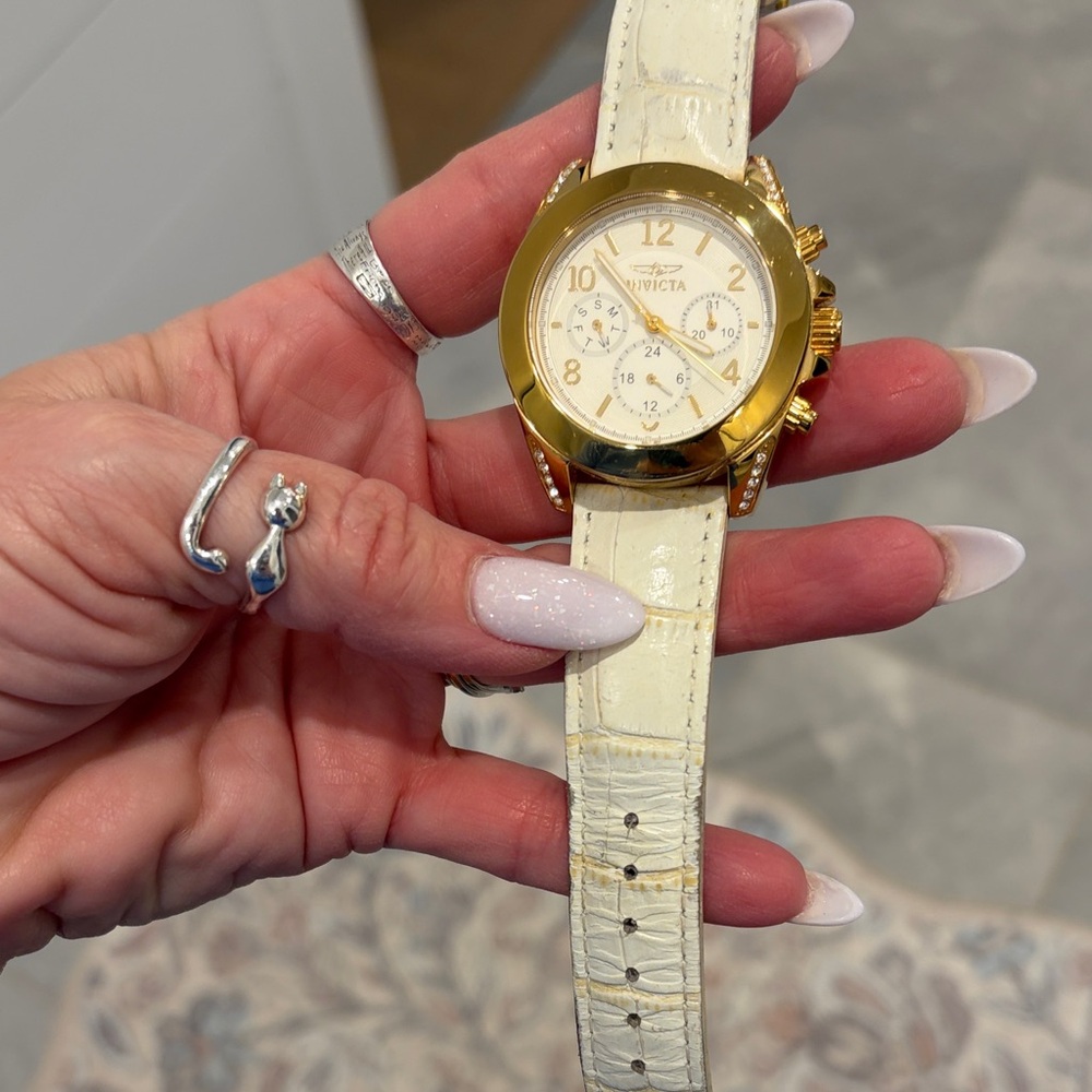 Invicta Gold and Cream Watch - Picture 4 of 11